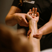 PURO Hotels Activities Hand Massage Puro 1